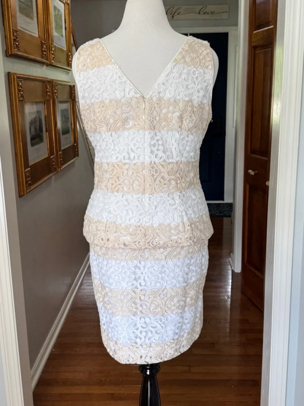 NWT WHITE HOUSE BLACK MARKET 8 STRIPED LACE PENCIL SKIRT WHITE TAN $110